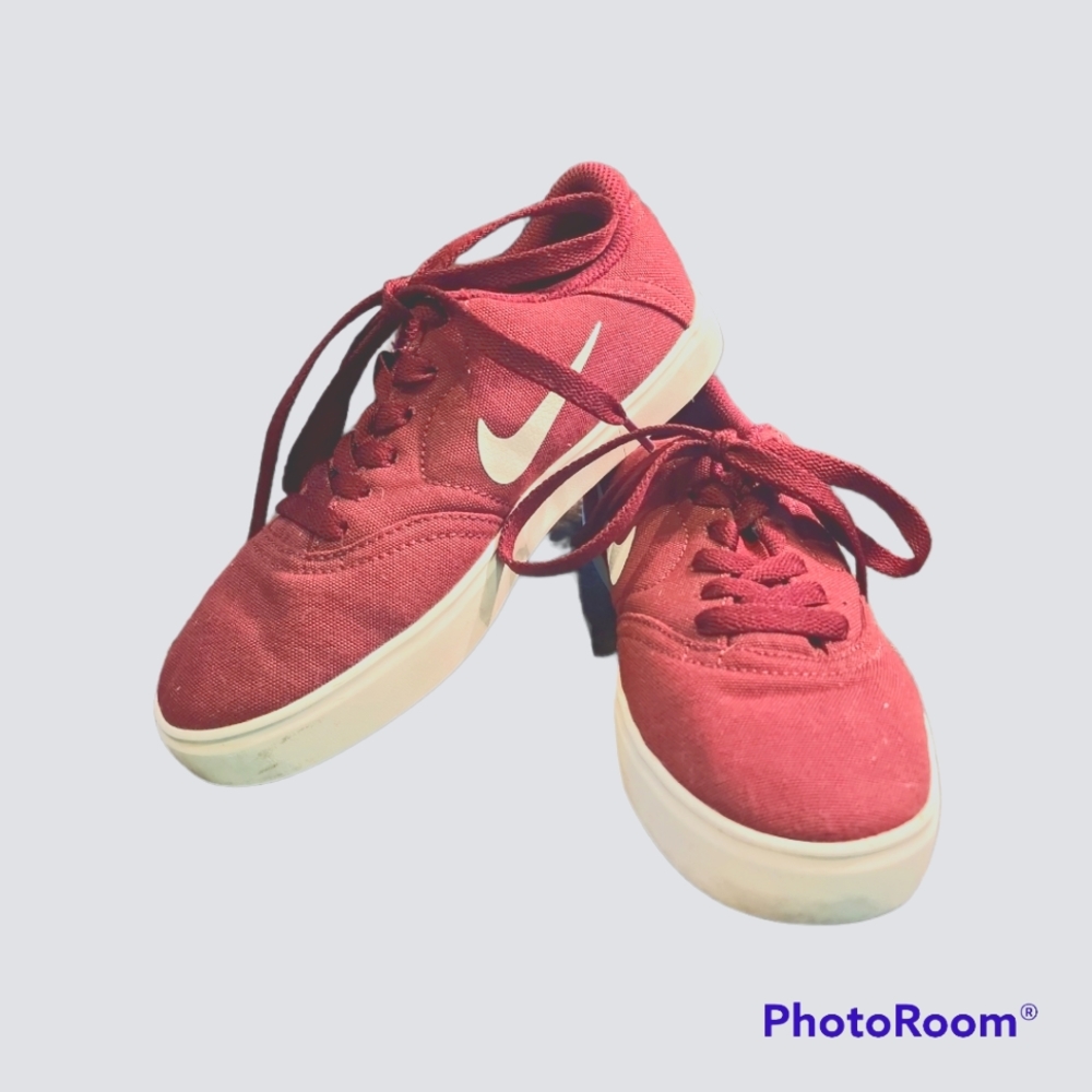 Nike SB tennis shoes
